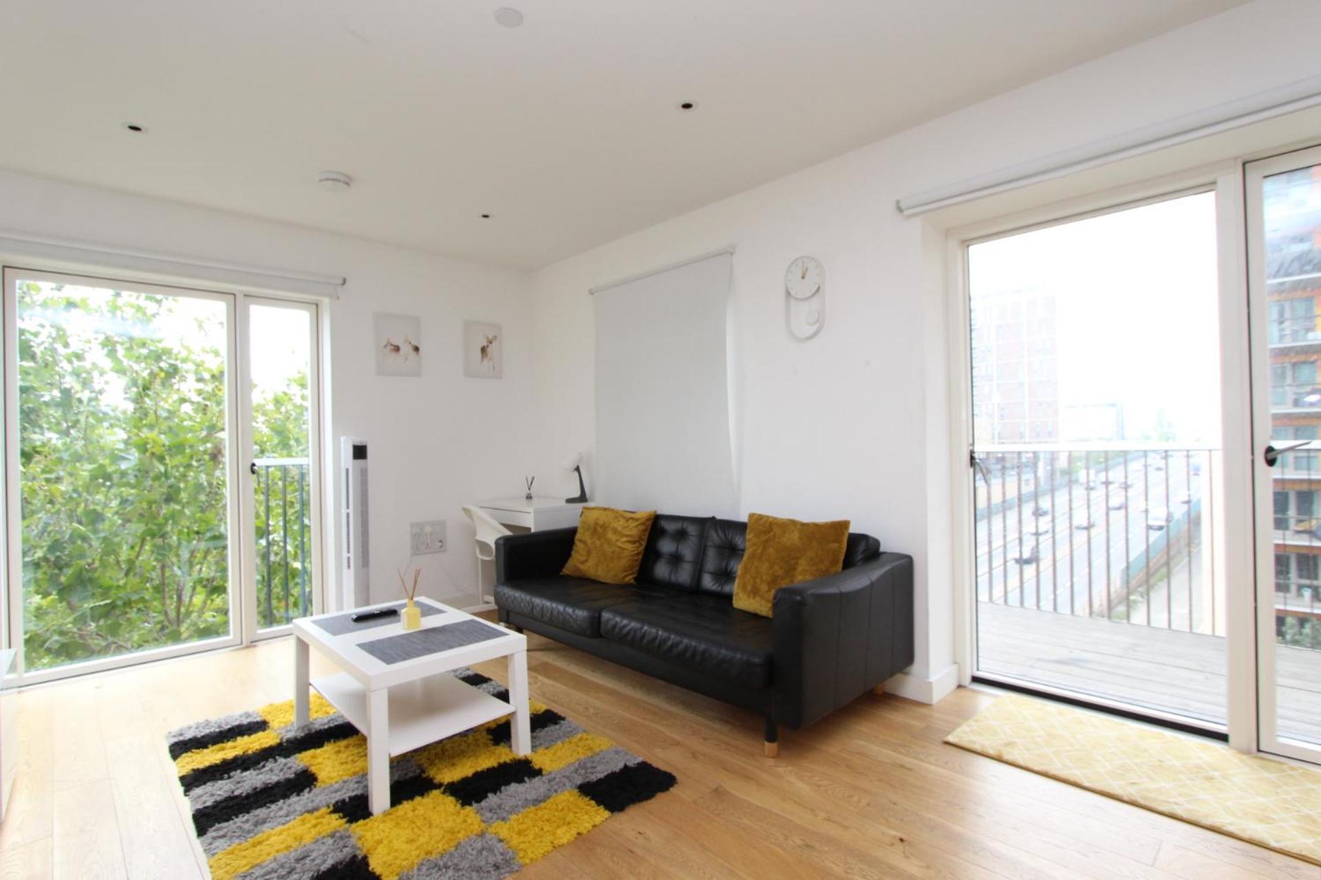 Spacious & Modern 1 Bedroom Close To Station In E16 London Exterior photo